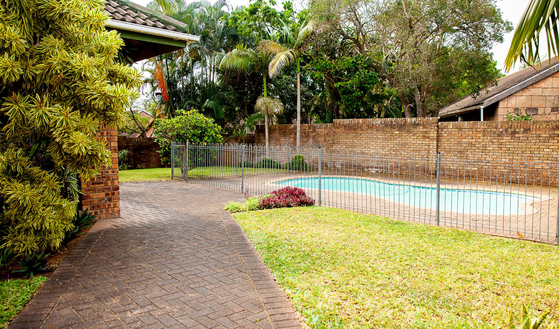 Saligna Holiday House